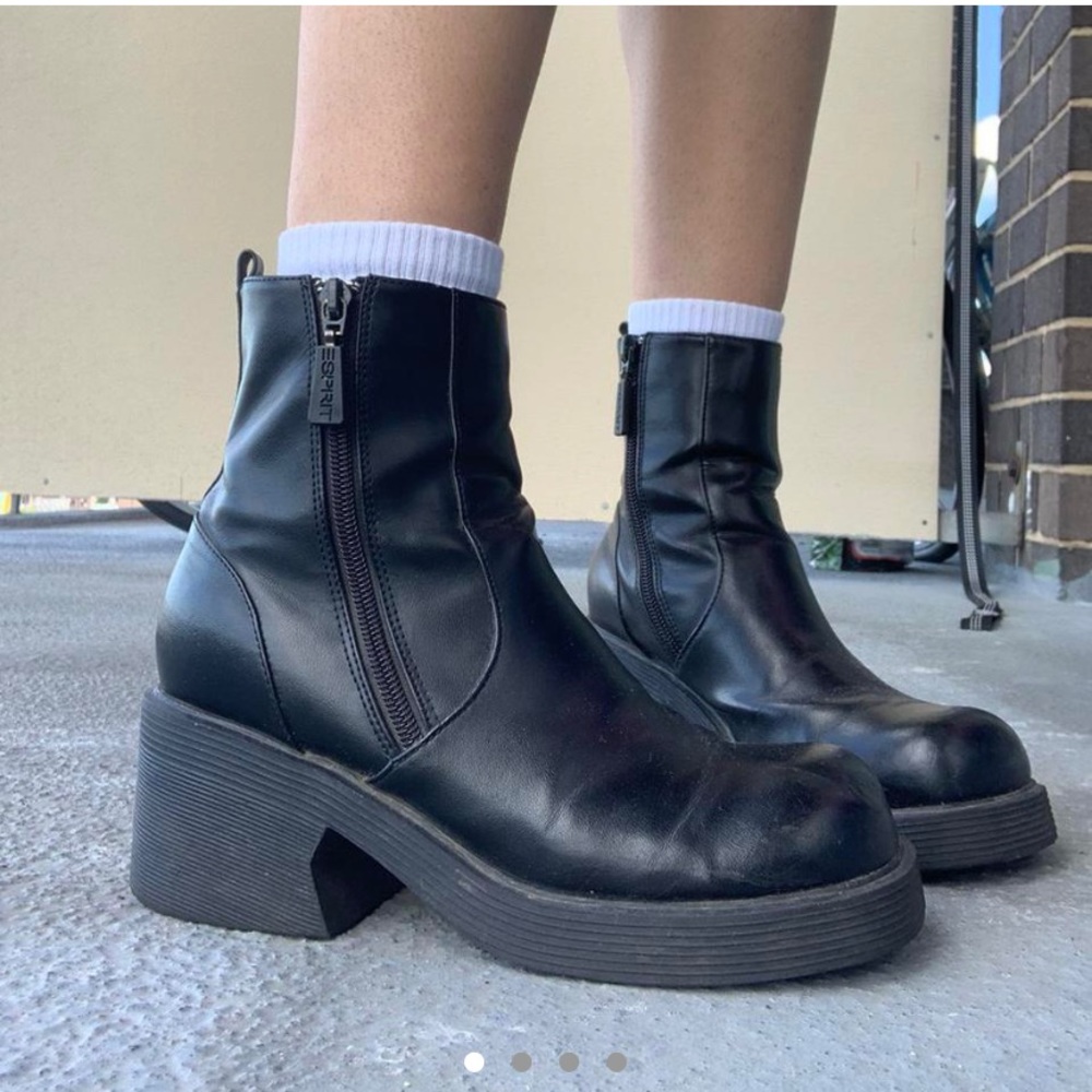 Esprit 90s booties